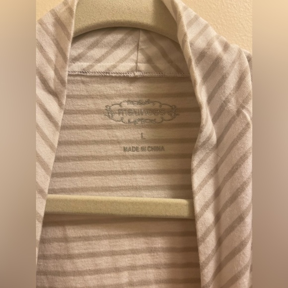 Tan and White Open Front Vest - Picture 2 of 4